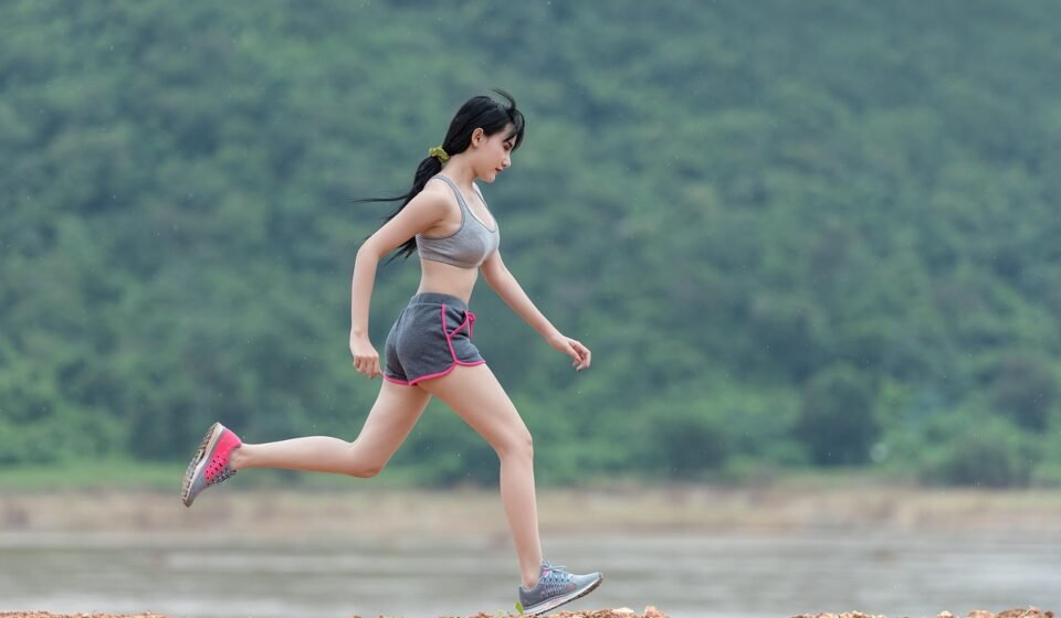 30~40대 직장인이 러닝 시작하는 법: 초보자 트레일 러닝 완전 가이드 (장비·코스·부상 예방)